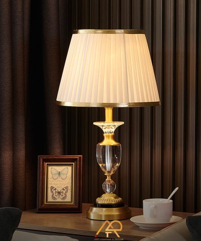 Đèn để bàn bằng đồng phong cách Châu Âu ART-2011