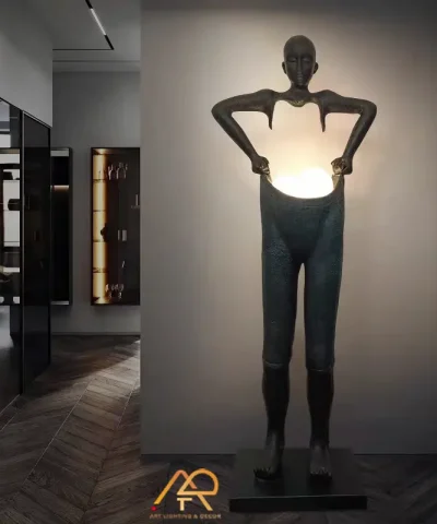Tượng Đèn Nghệ Thuật NGƯỜI MANG ÁNH SÁNG Light Bearer ART-2517
